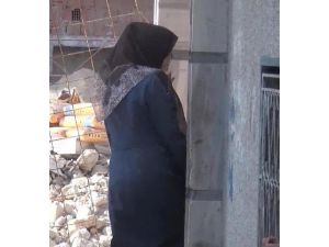 Suriyeli Anne Bebeğini Emzirirken Uyudu, Uyandığında Onu Ölü Buldu