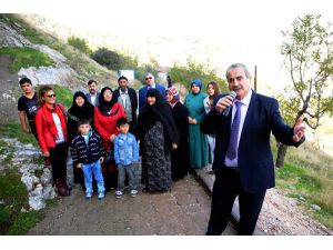 Kadına Şiddete Karşı Türkü Yazıp Söyledi