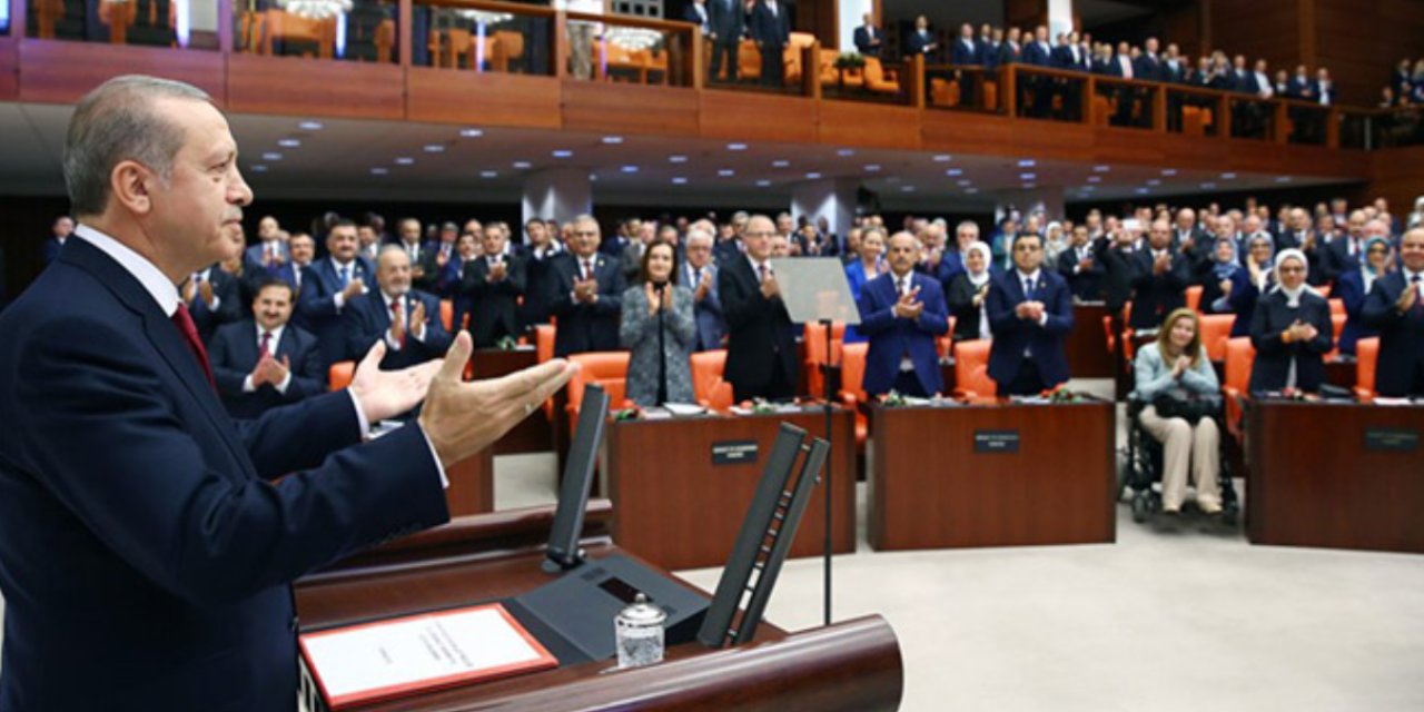 Meclis'ten Geçerse Borçlular Yaşadı: Devlet Destekli Borç Kredisi Devreye Girecek!