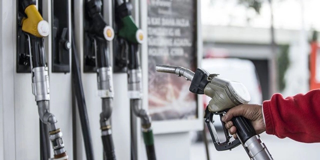 Benzine Gece Yarısı Dev Zam! 14 Aralık 2024 Güncel Akaryakıt Fiyatları Açıklandı
