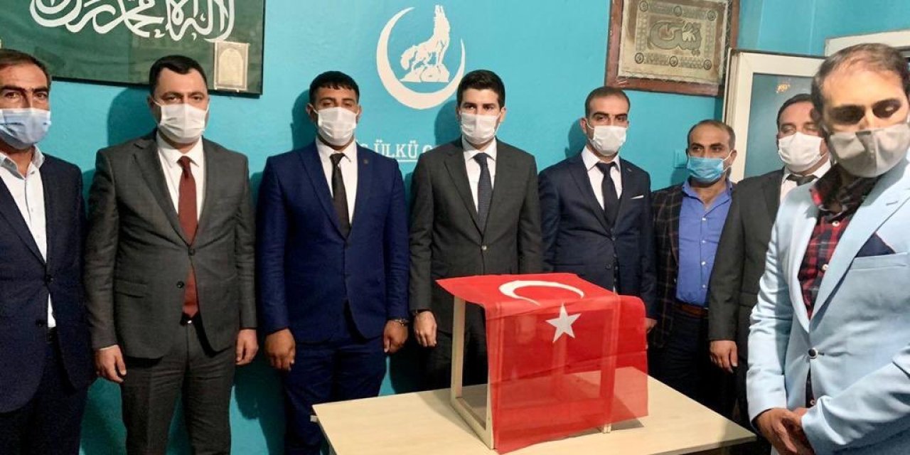 Bitlis Ülkü Ocakları'nda Bayrak Değişimi