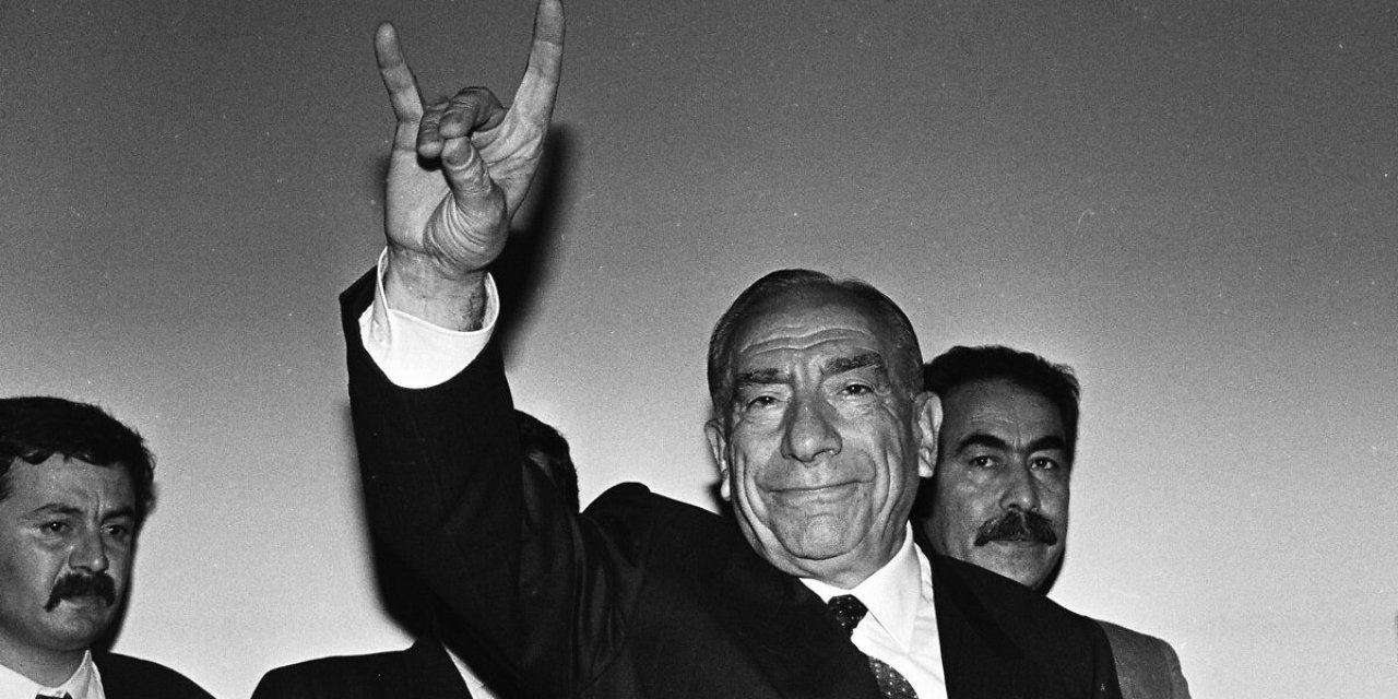 9 Işık Doktrini | Alparslan Türkeş’in Türk Milliyetçiliğine Işığı