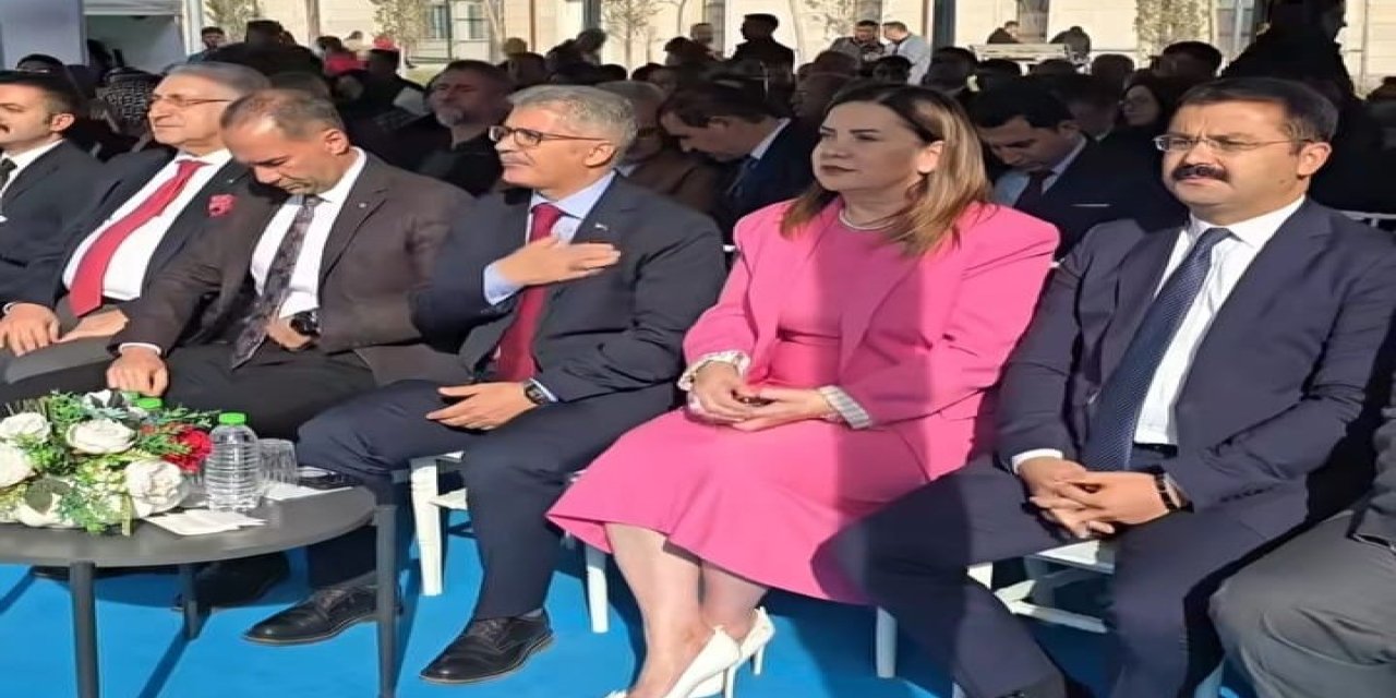 Arzu Erdem, Niğde Kitap Fuarı’nda Okurlarıyla Buluştu