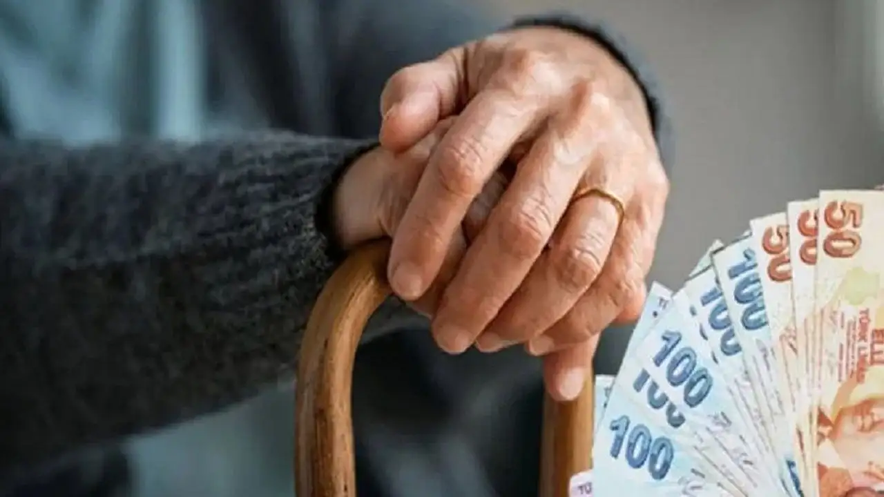 Emekli Promosyon Yarışının Galibi Netleşti! Emekliye Kesenin Ağzını Açtılar
