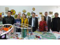 Köylü Kadınlar Dernek Kurdu El Emeklerini Nakde Çeviriyorlar