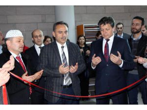 Kızılay'dan Üniversitelilere Kıyafet Desteği