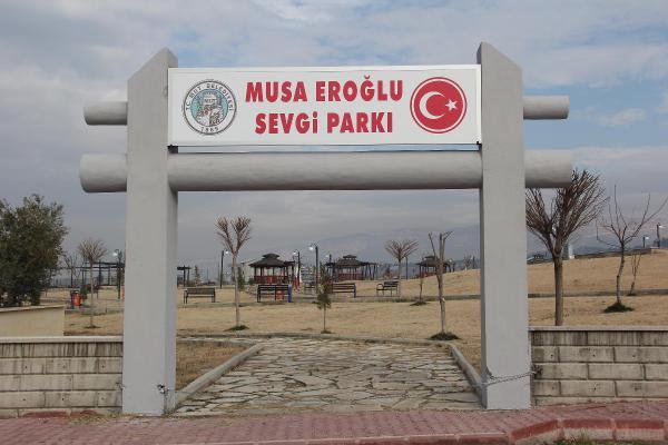 Deĝerlerimize sahip çikalîm Musa Eroğlu'nun Adı Parka Verildi