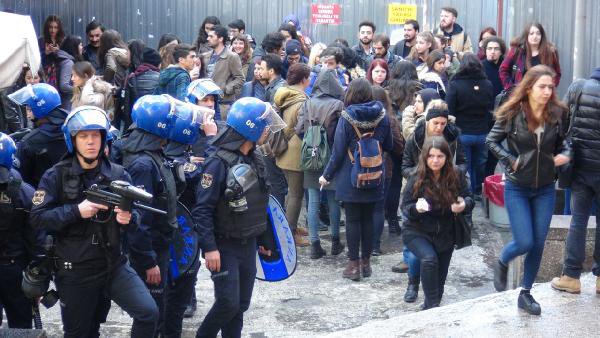 Ankara Üniversitesi'nde Olay Çıktı