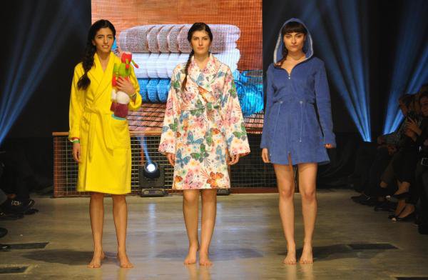 Denizli Fashion Week'te Bornozdan Gelinlik