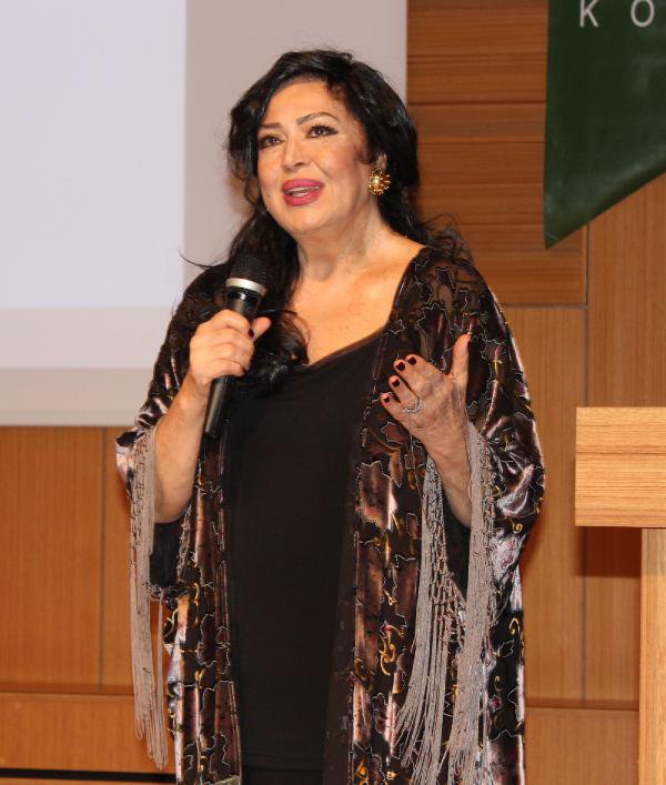 Türkan Şoray Hayranlarıyla Buluştu