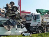 Beton Mikseri Dehşet Saçtı: 8 Aracı Ezdi