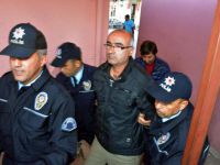 Boşanmak İsteyen Eşini Bıçakladı, Mahkemede Ağladı