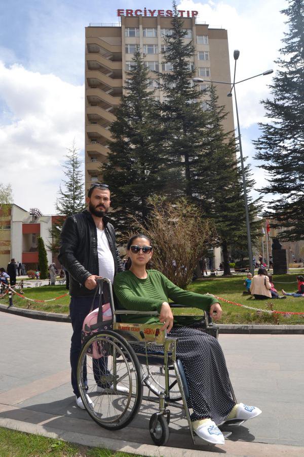 Yanlış İğne Kurbanı ' O Ses Türkiye' Yarışmacısı Cennet Nur Taburcu Oldu