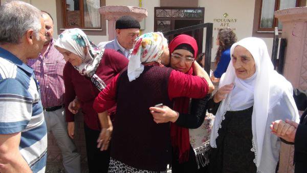 Ahıska Türkü Amcaçocukları 71 Yıl Sonra Buluştular