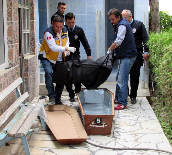 CAMİDE KALP KRİZİNDEN ÖLDÜ