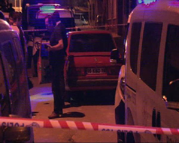 SULTANBEYLİ'DE BİR KİŞİ OTOMOBİLİN İÇERİSİNDE BAŞINDAN VURULMUŞ HALDE BULUNDU