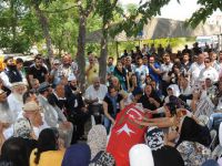 KAHRAMAN GÜMRÜK MUHAFAZA MEMURU UMUT'U 10 BİN KİŞİ UĞURLADI