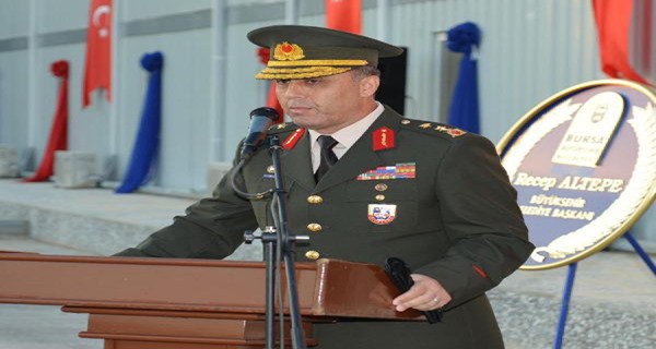 DARBECİ ALBAYI GÖZALTINA ALDIRAN TÜMGENERAL EMEKLİ EDİLDİ