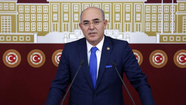 MHP'li Mevlüt Karakaya, Adana Havalimanı’nı gündeme taşıdı