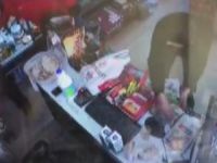 Markete Müşteri Gibi Girdi Sadaka Kutusunu Çaldı