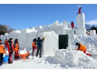 Erzurum'un Tarihini Kardan Maketlere İşliyorlar