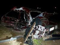 TIR İle Çarpışan Otomobildeki 3 Kişi Öldü