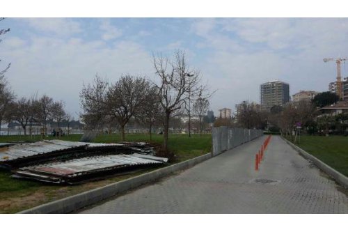 Panellerle Kapatılan Fenerbahçe Sahiline 7 Tenis Kortu Yapılacak İddiası