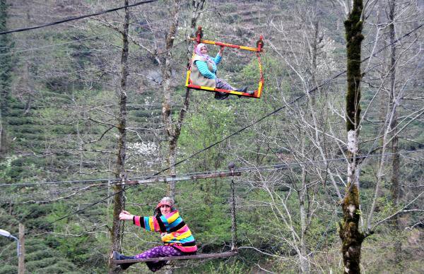Yolu Olmayan Mahalle Ulaşımını Teleferikle Sağlıyor