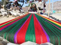 Burada Ekmek, Dokuma Tezgahından Çıkıyor