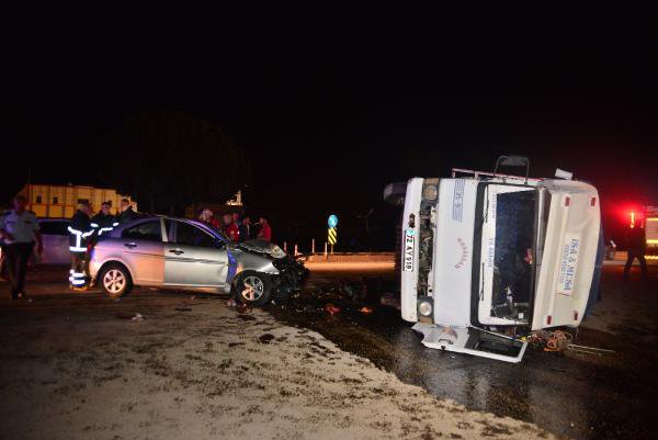 Otomobil İle Kamyon Çarpıştı: 1 Ölü, 7 Yaralı