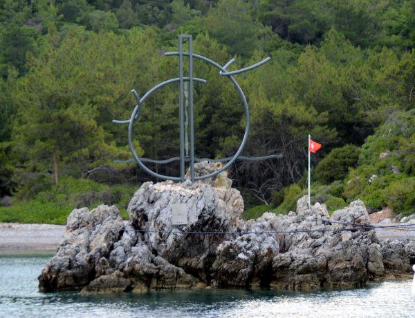 Ünlü Türk Denizci Boro Anısına Yapılan Heykel Törenle Açıldı