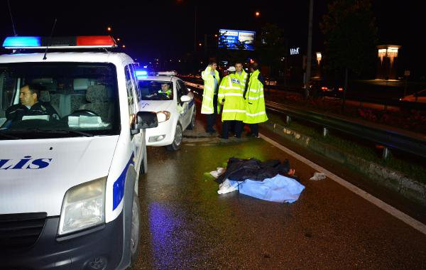 Otomobilin Çarpıp Sürüklediği Yaya Öldü