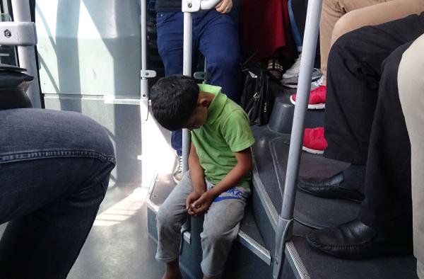 Metrobüslerdeki Çocuk Dramları