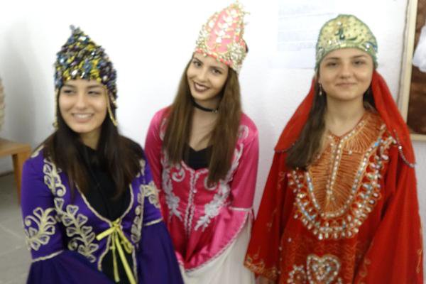 Baş Bağlama Anadolu Kadınının Dili Olmuştur