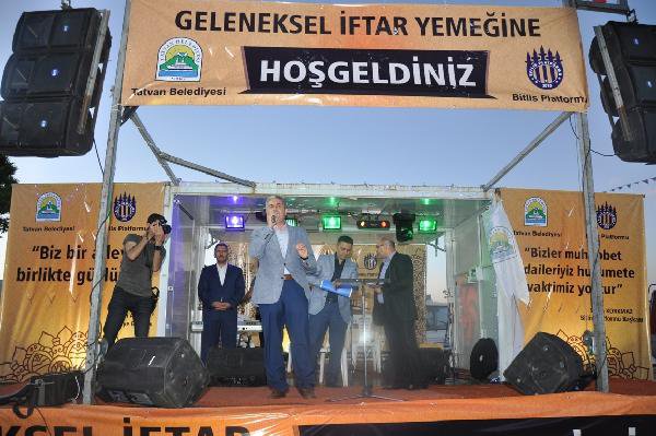 Tatvan’da 10 Bin Kişiye İftar Verildi