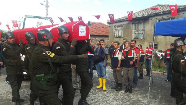 Şehit Uzman Çavuş Ahmet Erol Köyünde Toprağa Verildi