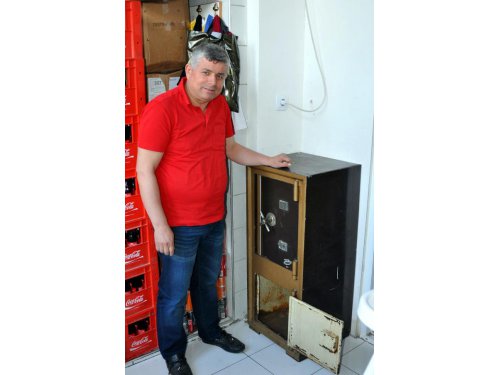 Lokanta Çalışanlarının Bayram Maaşlarını Çaldı