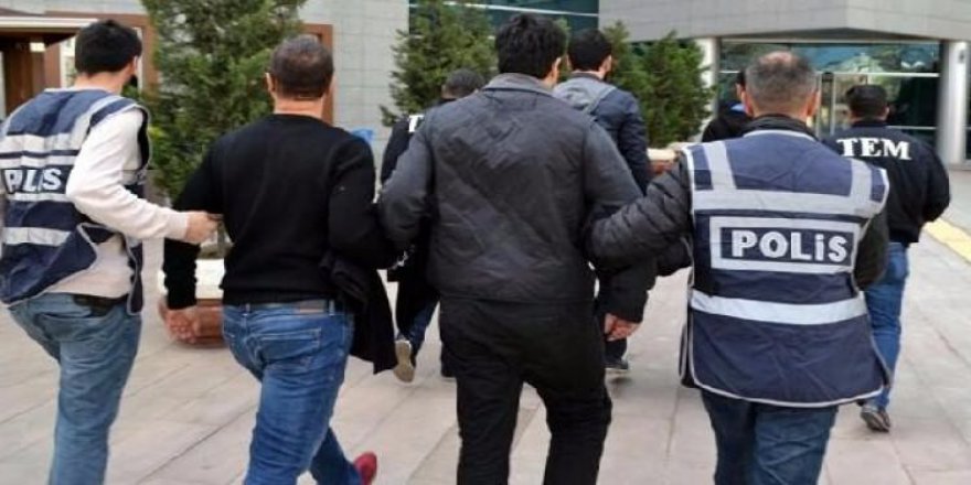 Manisa'da 6 rütbeli asker tutuklandı