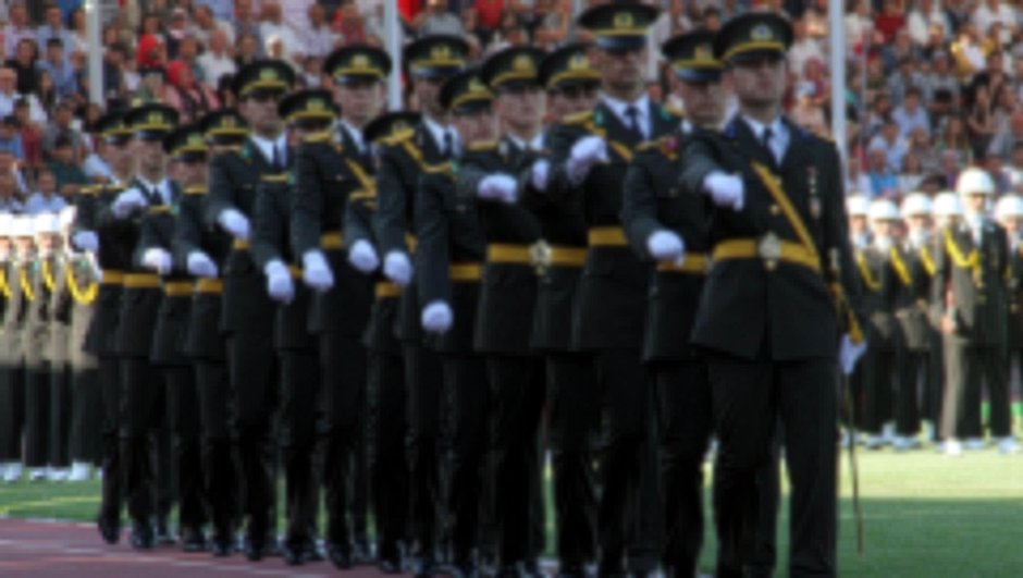 TSK'da binlerce askere FETÖ incelemesi