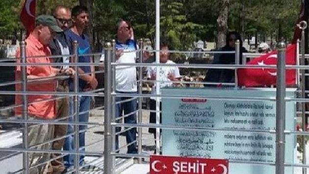 Özel Kuvvetler Komutanı Aksakallı, Ömer Halisdemir'in Kabrini Ziyaret Etti