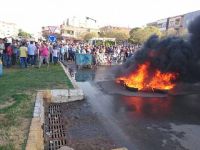 Şanlıurfa'da, Yol Kapatıp Protesto Ettiler