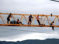 TOKİ İnşaatında Ücret Alamayan 8 İççi Kule Vincine Çıktı