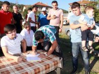 Telefonla Konuşabilmek İçin İmza Kampanyası Başlattılar