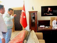 CHP'li Vekil, Milli Eğitim Müdürü'nün Makamını Bastı