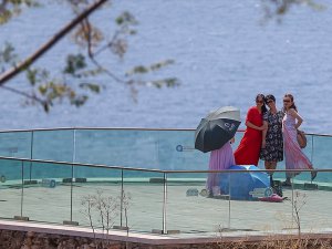 Antalya 3 Ayda 571 Bin Turist Ağırladı