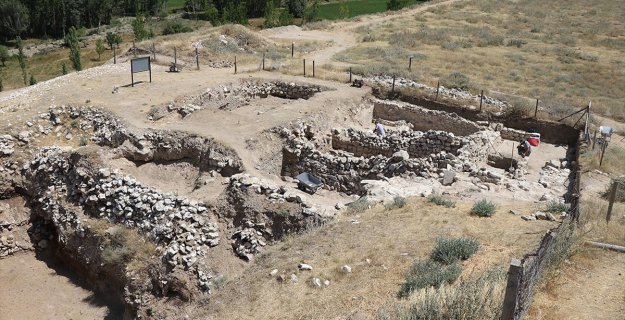 Porsuk Höyük'te Roma Dönemine Ait Yaşam Alanı Bulundu