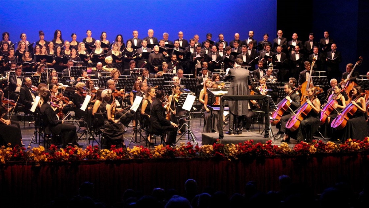 Antalya Devlet Opera Ve Balesi Sezonu Açtı