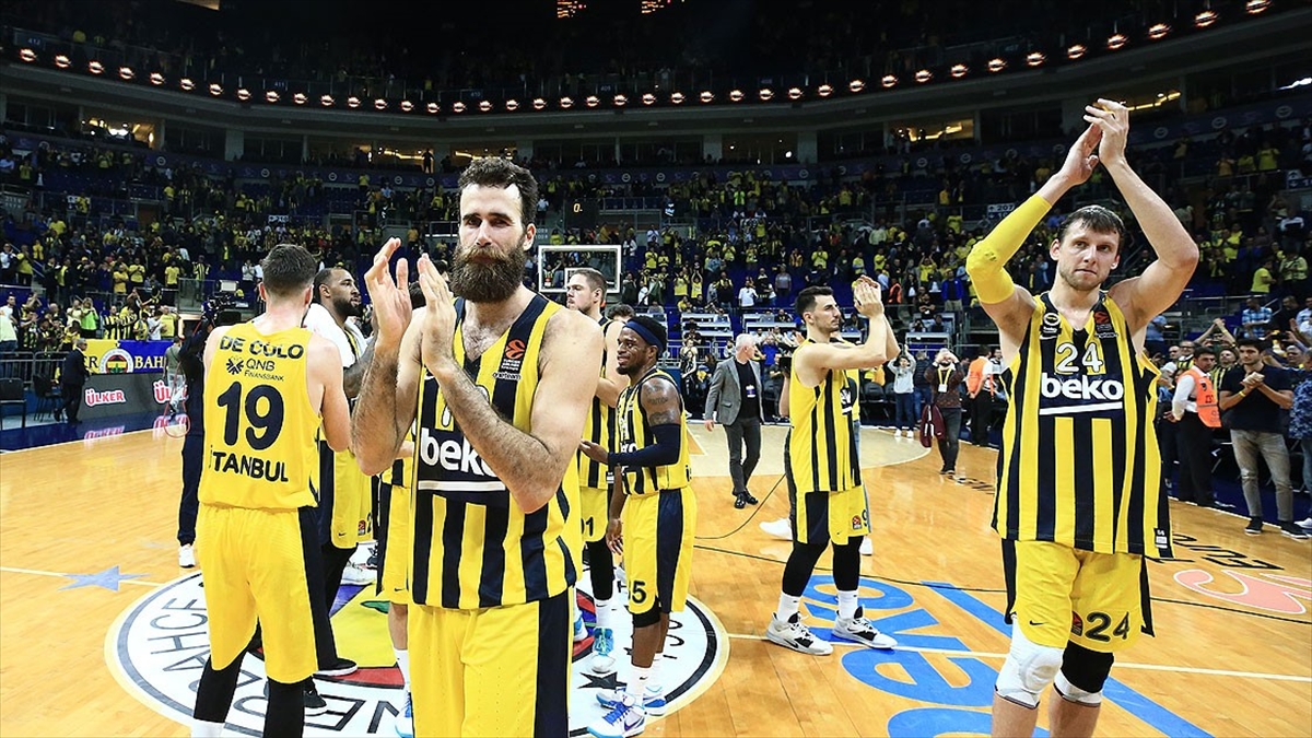 Fenerbahçe basketbolde yarın Barcelona'ya konuk olacak