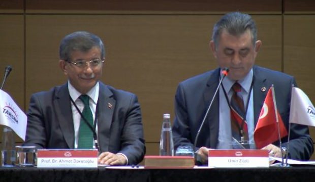 Davutoğlu’nun katıldığı programın onur konuğu darbeci çıktı