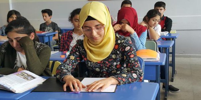 Görme Engelli Sedanur, TEOG'da Tam Puan Aldı